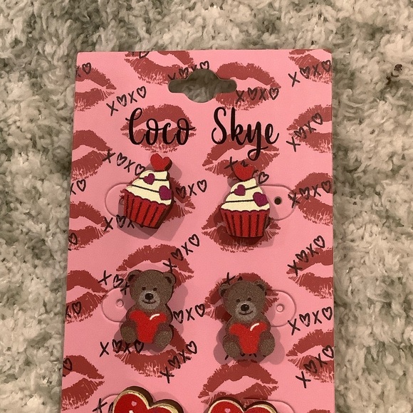 Coco Skye Wooden Valentine's Day Stud Earrings Trio Set NWT - Picture 3 of 14